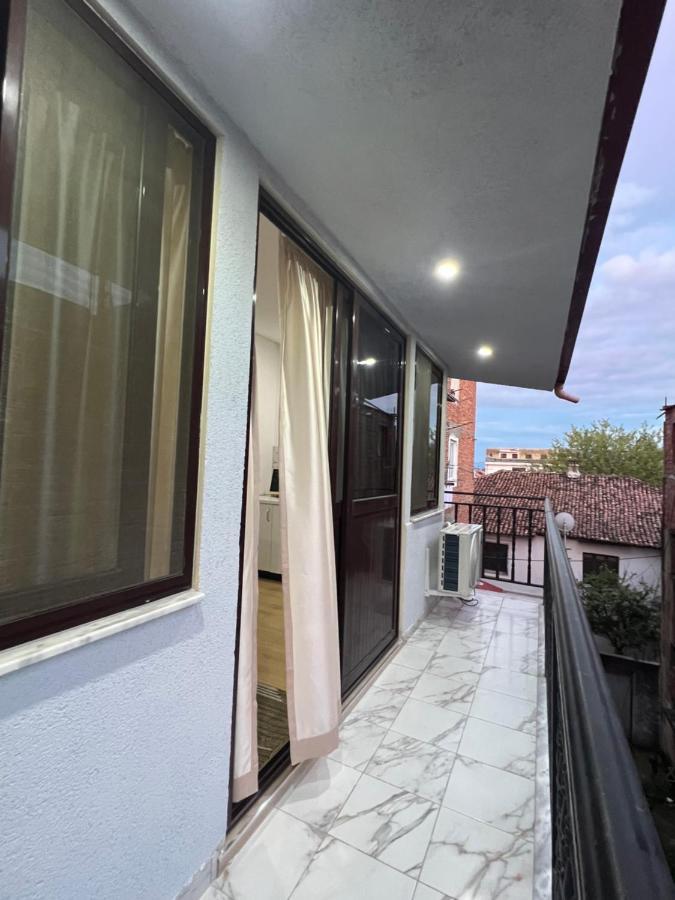 Your Joyful Spot Shkoder Bagian luar foto